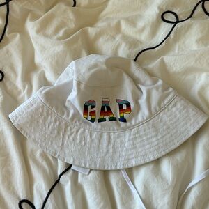 Gap PRIDE Bucket Hat!